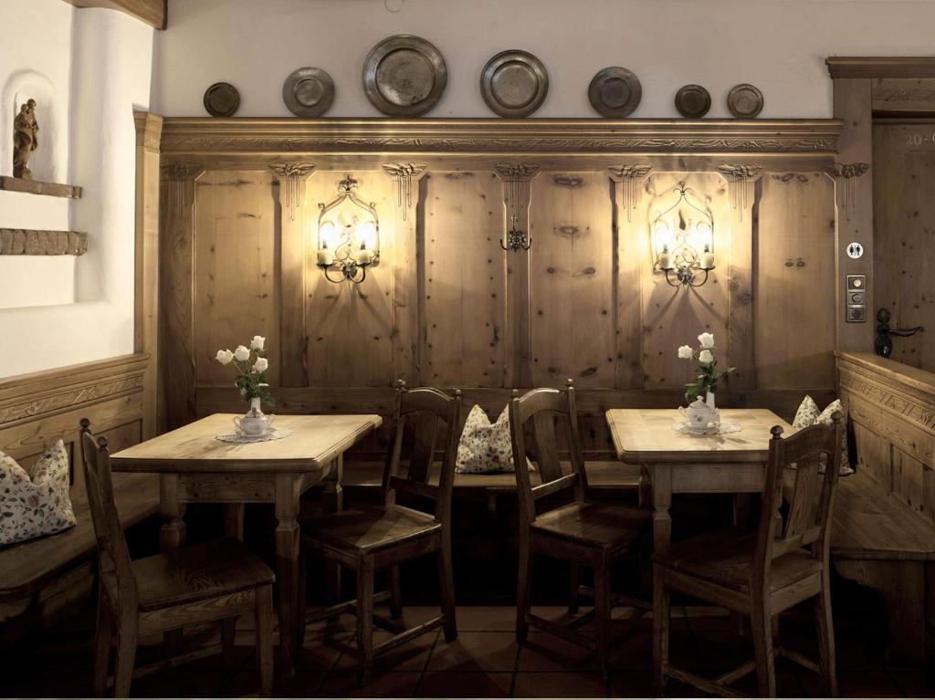 Unterwirt - Das Kleine Gourmethotel เอบส์ ภายนอก รูปภาพ