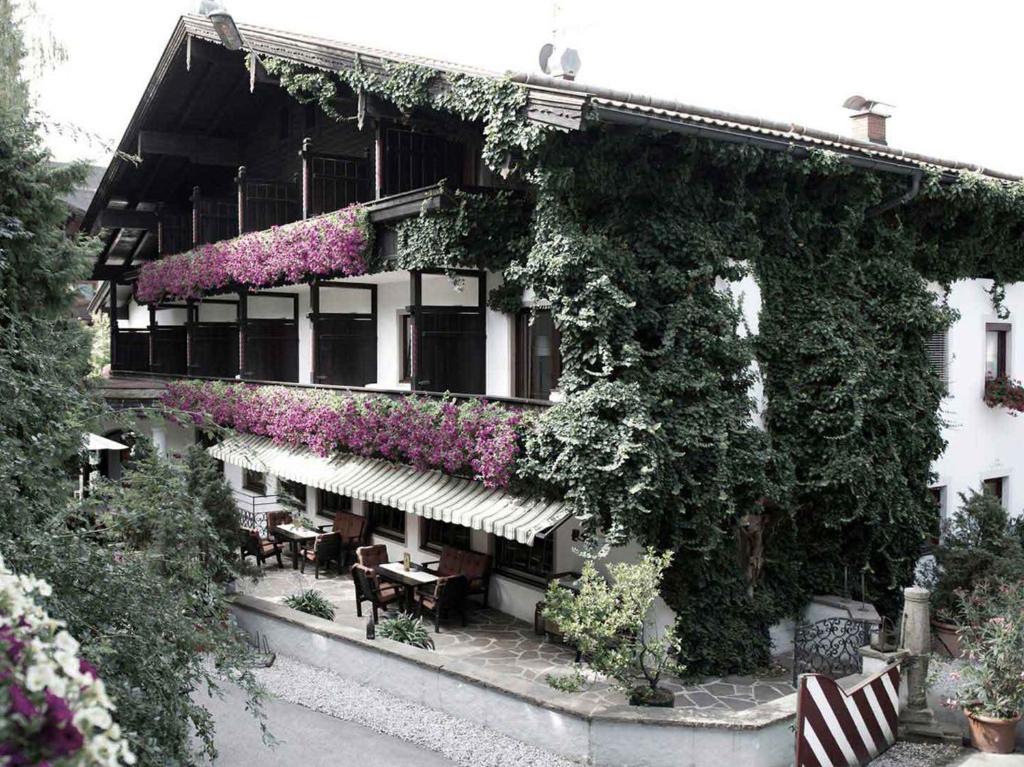 Unterwirt - Das Kleine Gourmethotel เอบส์ ภายนอก รูปภาพ